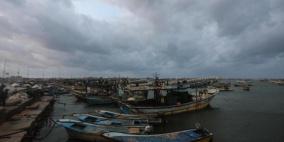 الاحتلال يغلق معابر غزة ويلغي مساحة الصيد كليا