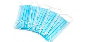 شركة فلسطينية توزع الكمامات بشكل مجاني