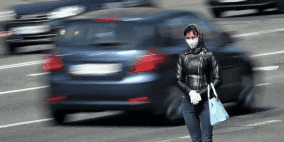 متعافية من كورونا تكشف عن "أعراض غريبة" 