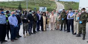 رام الله تستقبل النور المقدس وتوزعه على منازل المواطنين وحواجز المحبة 