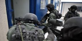 أسرى "عوفر" ينفون الانباء حول وجود اتفاق مع إدارة السجون