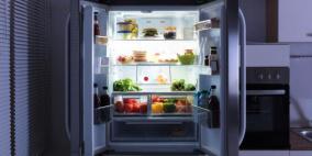 أطباء يوضحون المدة الزمنية التي يعيشها فيروس كورونا داخل الثلاجة