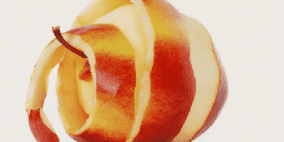 قشور التفاح.. فائدة هائلة وعلاج مساعد لمرض صعب