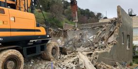 الاحتلال يهدم منشأة تجارية في القدس