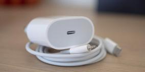 هواتف آيفون لهذا العام قد لا تتضمن شاحناً في العلبة