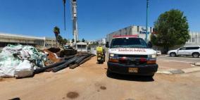 الرملة: إصابة عامل سقط عليه جسم ثقيل