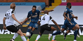 أرسنال يسحق فولهام بثلاثية في افتتاح الدوري الإنجليزي