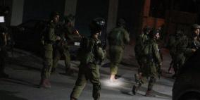 اعتقال 10 مواطنين بينهم شاب من ذوي الاعاقة