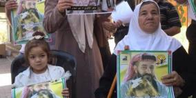 زوجة الأسير ماهر الأخرس تحذّر من خطورة وضعه الصحي