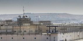 الأسرى: تزايد وتيرة الاقتحامات لقسم 10 في معتقل "نفحة"