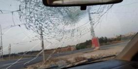 مستوطنون يهاجمون مركبات المواطنين جنوب نابلس