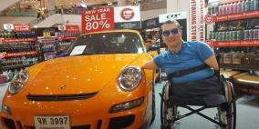 بالفيديو.. شاب من غزة بلا ساقين وذراعين يلعب الكاراتيه ويقود دراجة