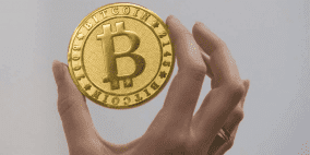 بيتكوين تهوي.. وهذا سعرها الجديد