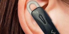 طبيب يحذر من سماعات "البلوتوث"