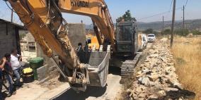 الاحتلال يهدم منزلا وعريشين زراعيين جنوب بيت لحم