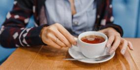 هل الشاي يسبب الجفاف فعلًا؟ الخبراء يوضحون