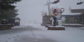 فيديو .. الثلوج تتساقط على جبل الشيخ