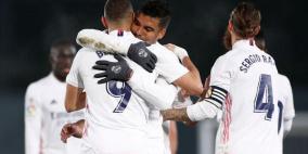 دفاع ريال مدريد يتلقى ضربة موجعة قبل الكلاسيكو