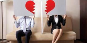 لسبب غريب.. رجل يطلق زوجته 3 مرات في شهر