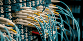"كوول نت" تحصل على أول رخصة لبناء شبكة فايبر