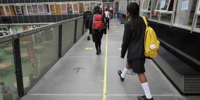 فيديو: افتتاح مدرسة دون مقاعد أو فصول