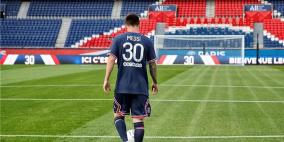 للمرة الأولى.. ميسي يظهر بقميص سان جيرمان الليلة