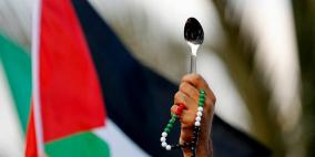 بعد تلبية مطالبهم.. الأسرى يعلقون الإضراب الجماعي