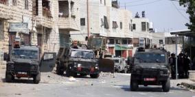 بالفيديو: الاحتلال يقتحم المنطقة الصناعية بالبيرة ويعتلي أسطح منازل