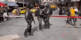 الاحتلال يغلق الحرم الإبراهيمي ومستوطنون يقتحمون البلدة القديمة