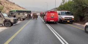 صور: مصرع مواطن وإصابة 10 آخرين في حادث سير جنوب طولكرم