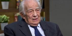 رشوان توفيق يصفق لمبروك عطية بعد إبداء رأيه في أزمة ابنته (فيديو)