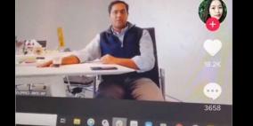 مدير شركة يفصل 900 موظف بمكالمة فيديو والسبب!