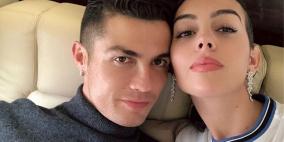 فيديو: رونالدو يفاجئ صديقته بهدية من على برج خليفة