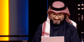 رسامة كفيفة تفاجئ إعلاميا على الهواء ببورتريه "يشبهه كثيرا" (فيديو)