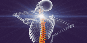 زرع العمود الفقري يمكّن رجلا مصابا بالشلل من المشي مرة أخرى!