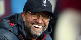 بسبب مشجع.. مدرب ليفربول يفقد أعصابه