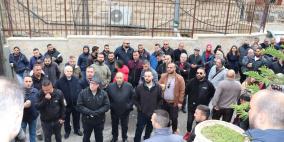 موظفو شركة كهرباء القدس يواصلون فعالياتهم المنددة بالاعتداءات