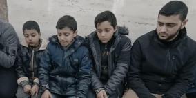 بالصور.. أبناء "محمد الضيف" يودعون جدهم جنوب قطاع غزة