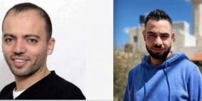 المعتقلان عواودة وريان يواصلان إضرابهما عن الطعام