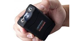 الشرطة تقبض على شخص يتاجر بأدوات قتالية خطيرة وممنوعة