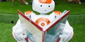 وصول الروبوتات إلى الفصول الدراسية.. هل انتهى عصر الأساتذة؟