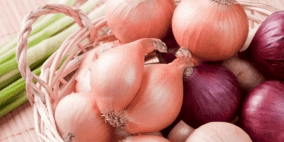 تأثير وفوائد لا تصدق عند وضع "بصلة" في غرفة النوم