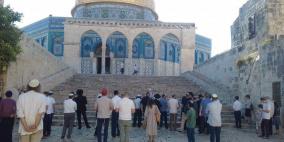 شاهد: عشرات المستوطنين يقتحمون الأقصى