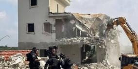 صور: الاحتلال يهدم منزلا في الطيرة