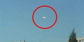 شاهد: سقوط منطاد إسرائيلي شمال غزة وجيش الاحتلال يقصف أهدافا