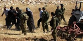 بالأسماء.. الاحتلال يعتقل 5 مواطنين في مسافر يطا