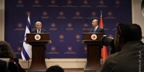 أوغلو يلتقي لبيد ويؤكد أن تركيا لن تسمح بمهاجمة الإسرائيليين