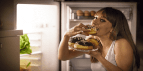 أسوأ الأطعمة والمشروبات لصحة الدماغ