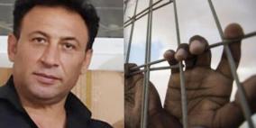 الاحتلال يساوم أسيرا مصابا بـ "السرطان" على العلاج