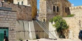 مستوطنون يستولون على منزل في البلدة القديمة من الخليل